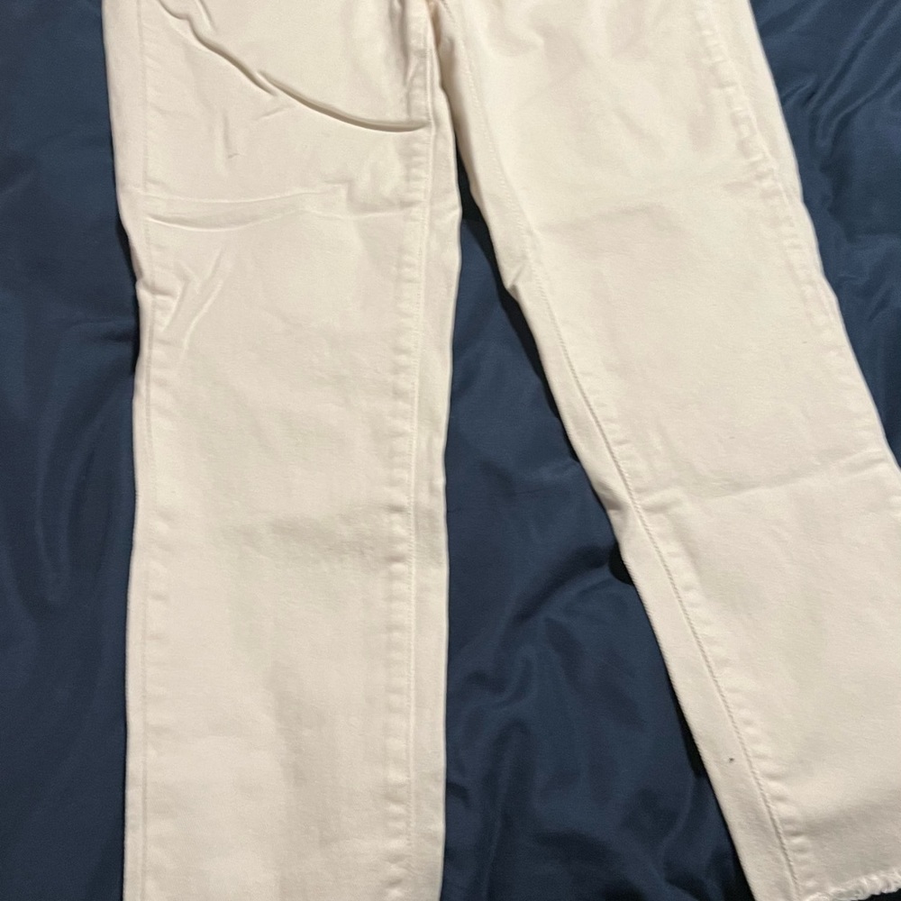 Time and tru Jean crop pants. White. Size 6. Frayed ankle